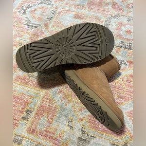 UGG CLASSIC MINI BOOT